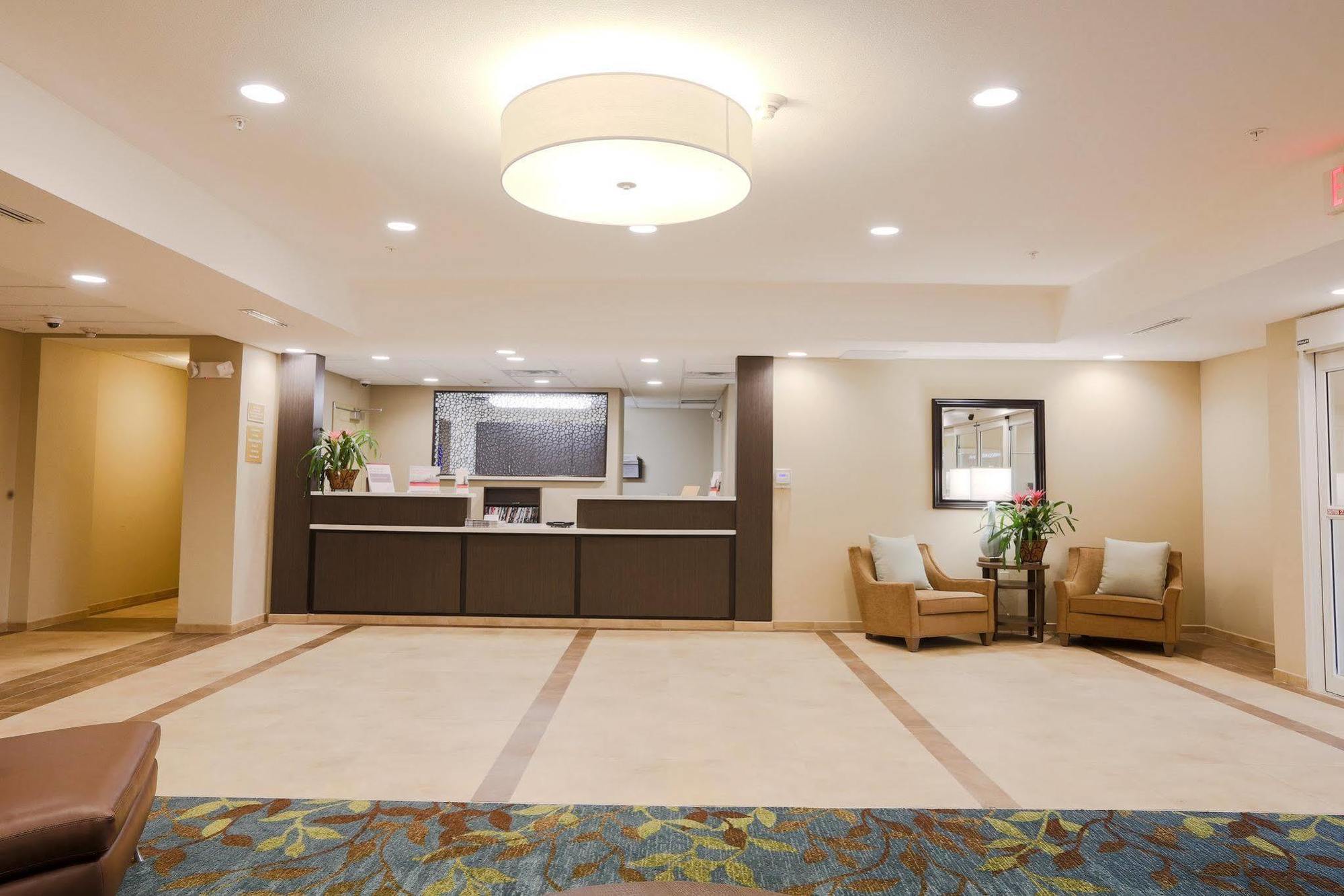 แคนเดิลวู้ด สวีท ออเบิร์น Hotel ภายนอก รูปภาพ